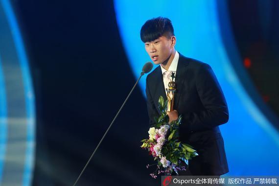 李晓明当选中超2016赛季最佳新人