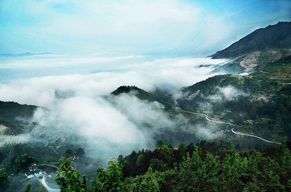 “驴友”登山遇险、被困事故频发，有的甚至是丧命。