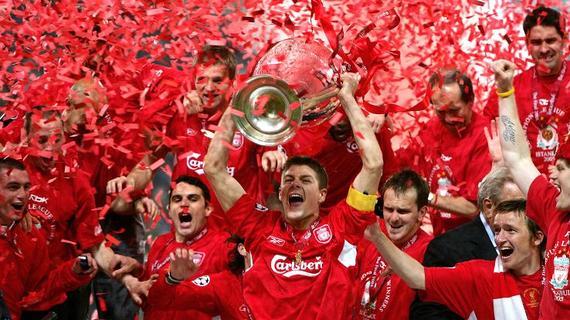 2005年，杰拉德率领利物浦在伊斯坦布尔捧起欧冠奖杯。
