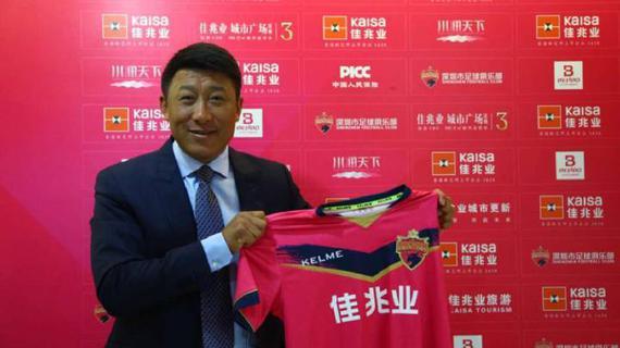 张恩华担任深圳佳兆业领队兼中方教练