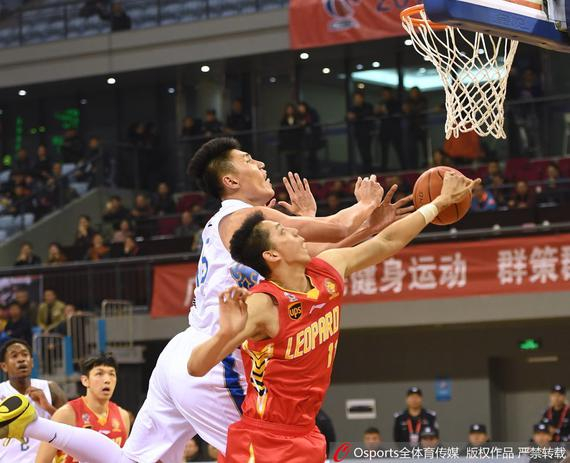 深圳潜力中锋回家却是对手沈梓捷 深圳队外婆