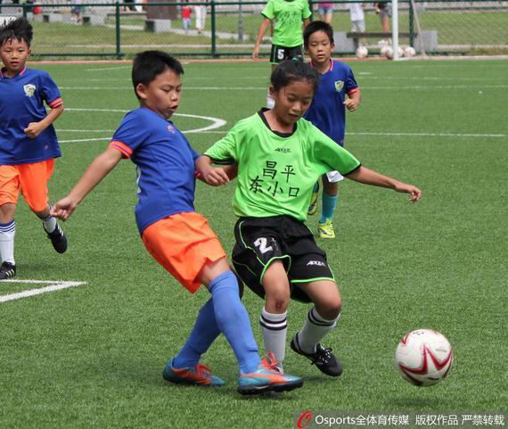 张路:校园足球不能搞校队 孩子健康快乐是目的