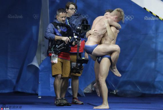 米尔斯与劳格赫为英国首夺跳水金牌