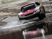 高清-2017年达喀尔拉力赛SS4 泥潭里的竞争