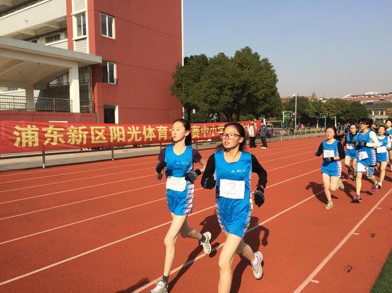 路跑火爆，中国竞技层面中长跑水平提升也越来越受重视。（资料图）