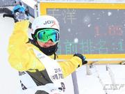高清-精英滑雪联赛重回万龙 滑雪高手雪中炫技