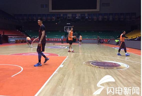 广州男篮进行赛前训练