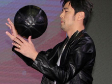 周杰伦打篮球秀花活自拍娱乐