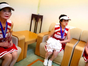 韩国奶奶团参加南京啦啦操大赛 80岁老太变青春