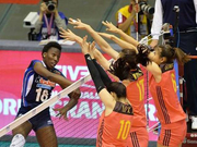 视频-朱婷救球手腕受伤 中国女排1-3不敌意大利