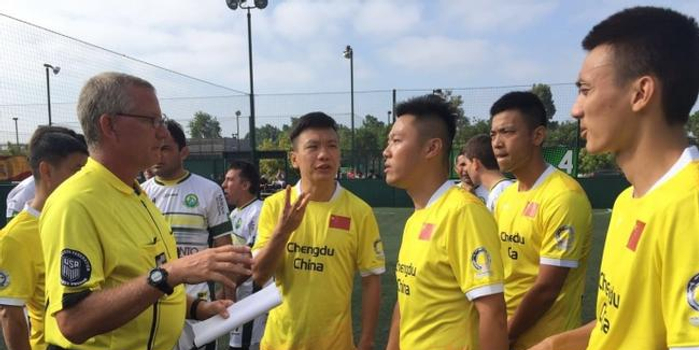 警察运动会成都公安足球队赢下巴西 灌美国12