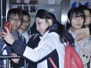 花滑国手现身与粉丝互动