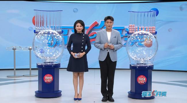双色球头奖5注811万分落4地 奖池余额26.15亿