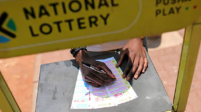 曼联死忠粉擒6千万彩票大奖 带孩子去梦剧场看球