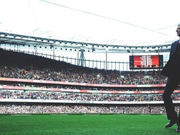 温格真从阿森纳out了 但我们笑着笑着却哭了