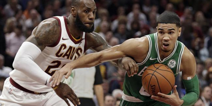 隔扣詹姆斯!这新秀厉害炸了 年度十佳稳了-gif