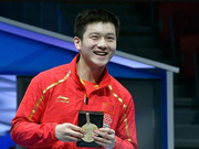 世乒赛八战八胜 “劳模”樊振东夺最佳运动员