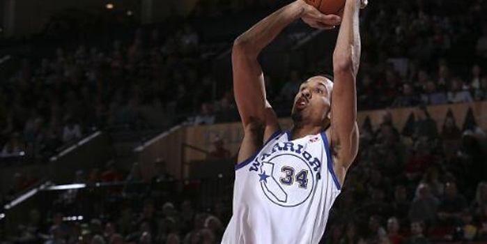 4-33!勇火大战惊人对比 平民篮球KO巨星篮球