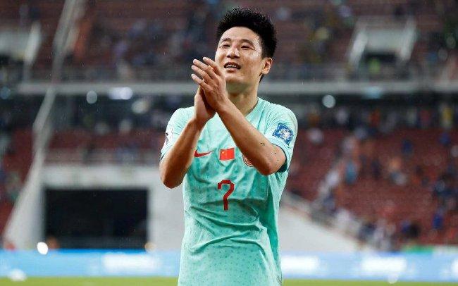 国足2-1逆转战胜泰国