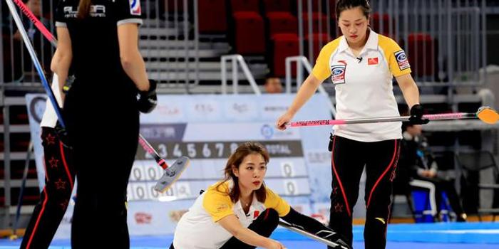 中国冰壶公开赛即将收官 中国女队与加拿大争铜牌