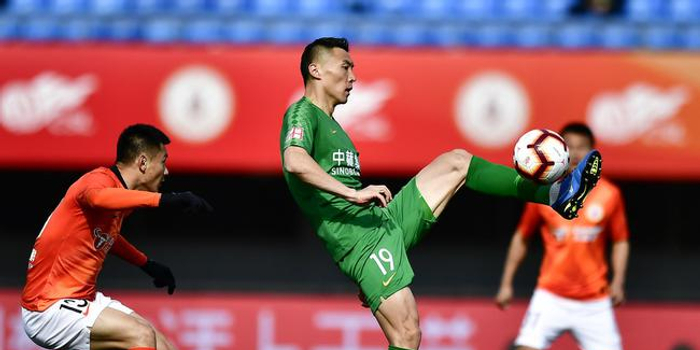 自己挖坑自己填! 于大宝接传中头球攻门将功补过