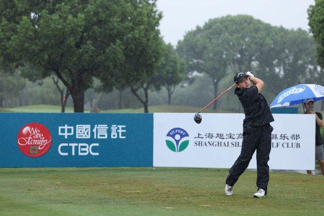 中国信托女子精英赛首轮曾莉棋领先一杆 石昱莉T2