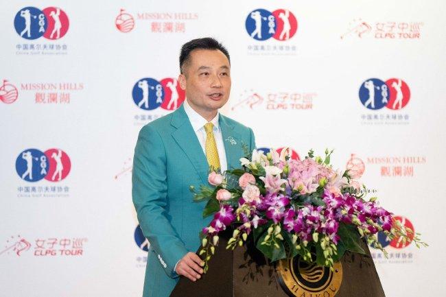 中国高尔夫球协会特邀副主席、中国女子职业高尔夫球巡回赛董事长潘仲光中国高尔夫球协会特邀副主席、中国女子职业高尔夫球巡回赛董事长潘仲光