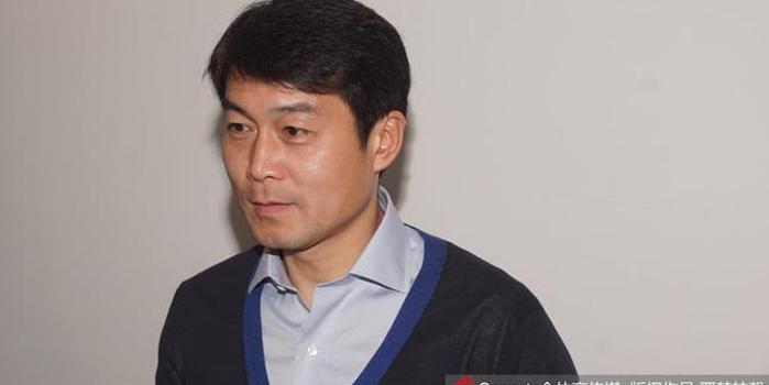 中年男人戴什么眼镜,中年男人戴什么眼镜好看