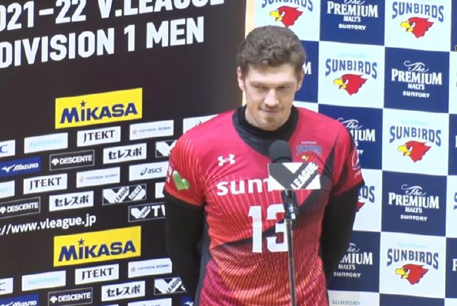 日男排联赛三得利3-2名古屋 彭世坤14分穆神回归