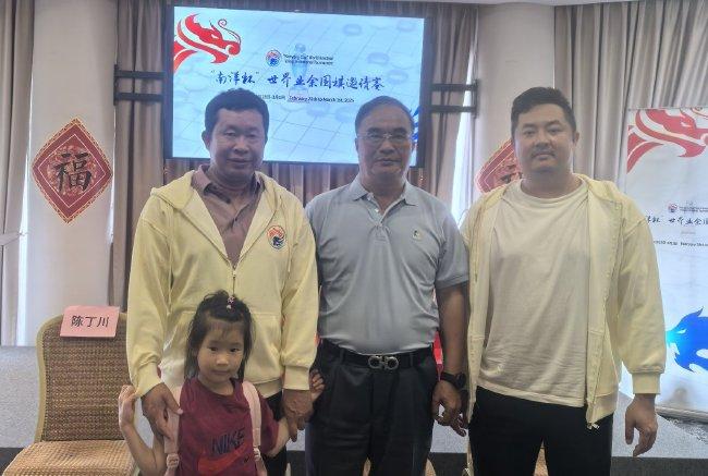 付建强(中)带队参加南洋杯世界业余邀请赛
