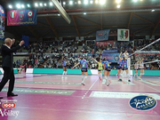 埃格努33分诺瓦拉3-1斯坎迪奇 意甲半决赛1-1平