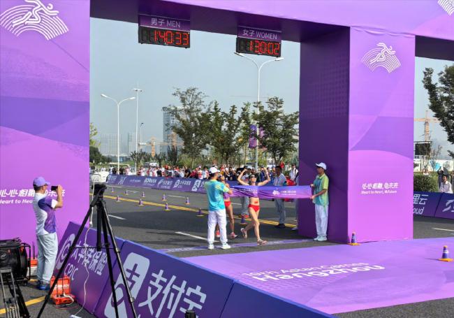 杨家玉和马振霞包揽了女子20公里竞走的金银牌