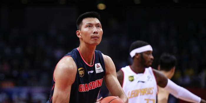 19:35视频直播CBA半决赛深圳VS广东G4