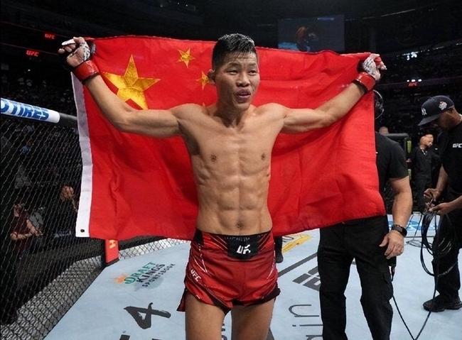 UFC格斗之夜李景亮强势归来 第二回合TKO散打沙皇