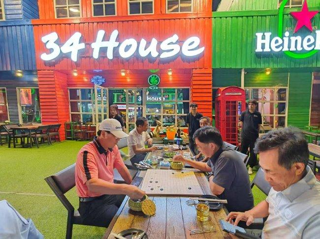 图 9:酒吧续弈意未尽