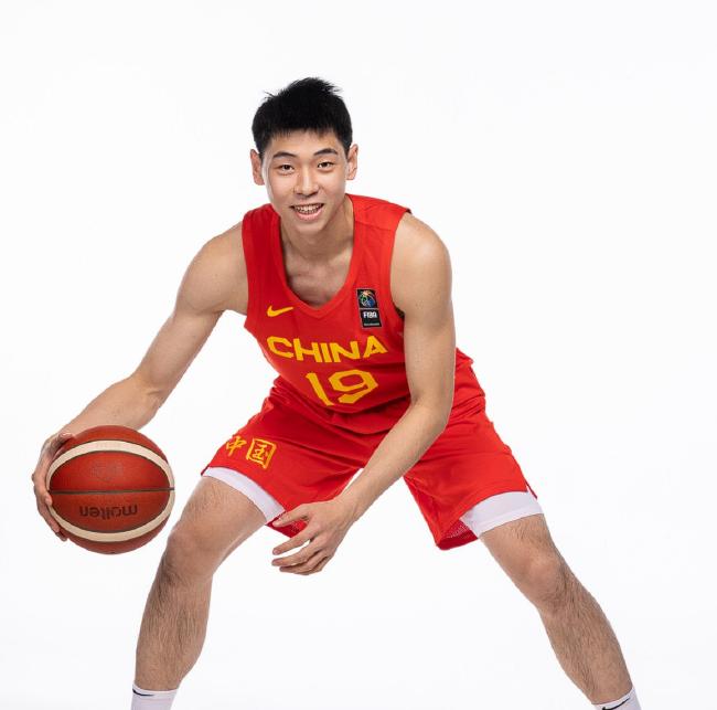 崔永熙谈进NBA对中国篮球的影响:我一个人不够