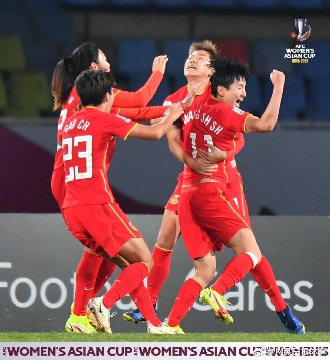 人民日报体育：什么叫不屈？中国女足做出了榜样