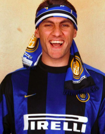 1999年,莫拉蒂再一次缔造转会神话,维埃里成为了900亿里拉先生