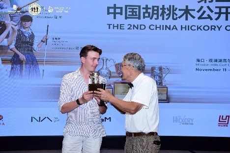 公开赛最佳业余球手德国路易斯･杜祖斯