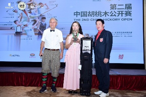 公开赛女子冠军北京念雅英