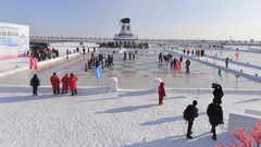 视频-冰上国际象棋场面震撼