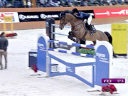 视频-国际马联场地障碍赛现场 美女骑手夺下冠军