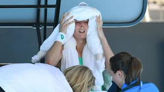 澳网天气炎热球员观众难煎熬