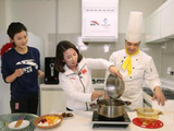 《冬奥年夜饭》华人志愿者做韩式炖牛肉