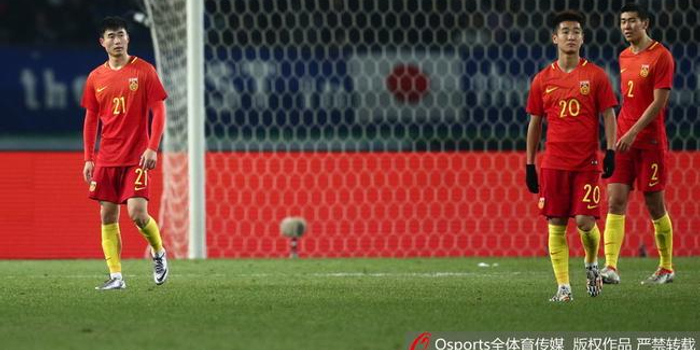 球迷热议国足 被按着打没输万幸 过程像踢叙利