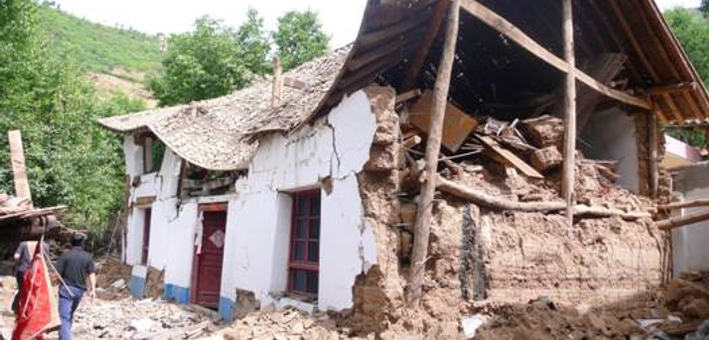 略阳白水江镇林家山村倒塌的民房