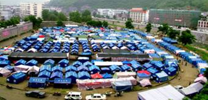 略阳一中操场的帐篷