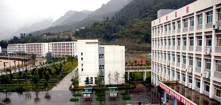 建成后的略阳县天津职业技术教育中心学校