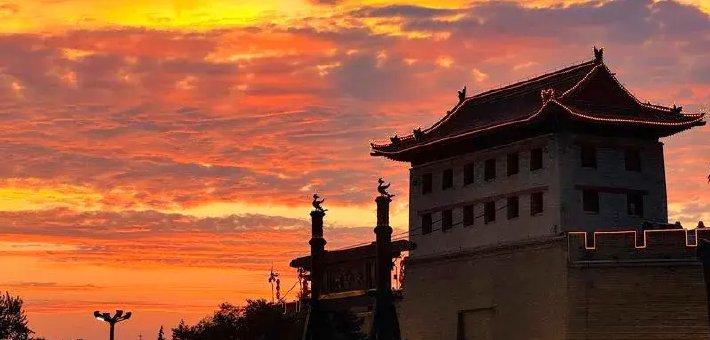 晚霞映古城 夕阳美如画
