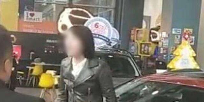 维权女车主提出8项诉求 涉事奔驰车已被封存待